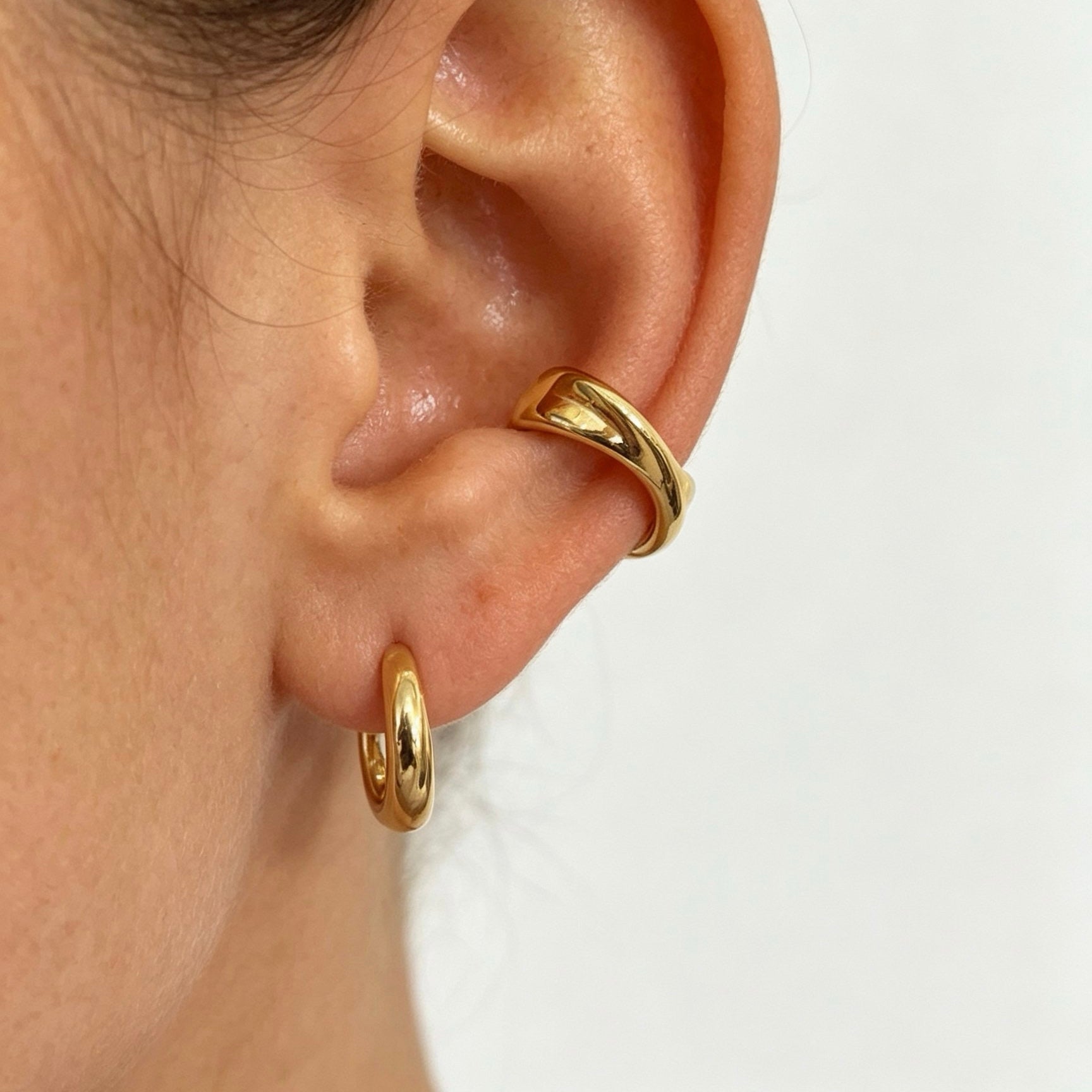 Ear cuff