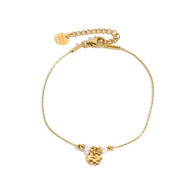Bracciale medaglietta martellata con perle d'acqua dolce